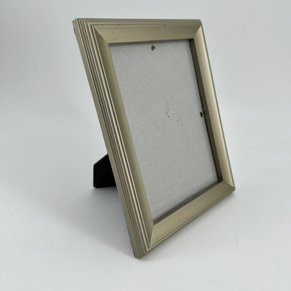 Champagne Gold Ribbed 5x7 Picture Frame Plastic Tabletop Wall Mount Decor